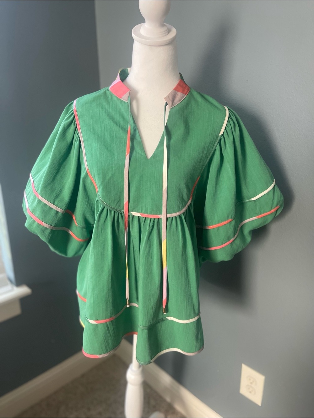 Entro Green Contrast Trim Balloon Sleeve Peplum Blouse Size Large Boutique Top